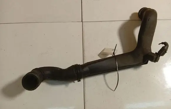Volkswagen Golf IV Intercooler hose/pipe 1J0145762H