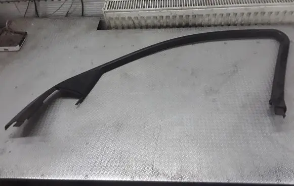 BMW 7 E65 E66 Front door coupe window/glass frame 