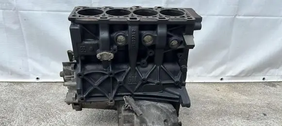 Opel Insignia B Engine block 17F59330 B20DTR