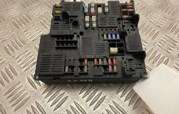 Volvo XC90 Fuse module 31473588