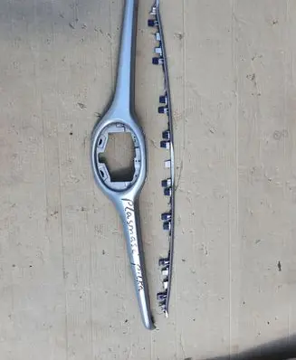 Toyota Highlander XU50 Front bumper upper radiator grill 531220E150 531210E220