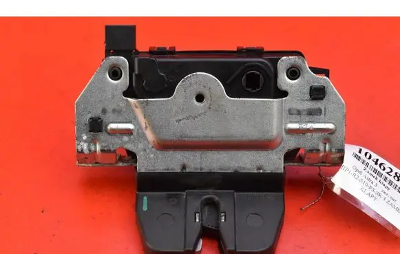 Opel Astra H Tailgate/trunk/boot lock/catch/latch 13117285