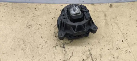 BMW 3 F30 F35 F31 Engine mount bracket 6787658
