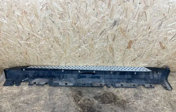 BMW X5 E70 Sill 7163556