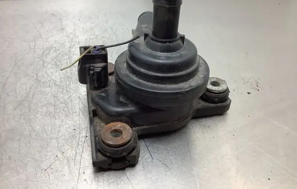 Toyota Prius (XW20) Water pump