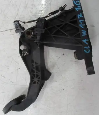 Mercedes-Benz CLA C117 X117 W117 Clutch pedal A2462900419