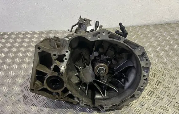 Suzuki Vitara (LY) Manual 6 speed gearbox ZE8
