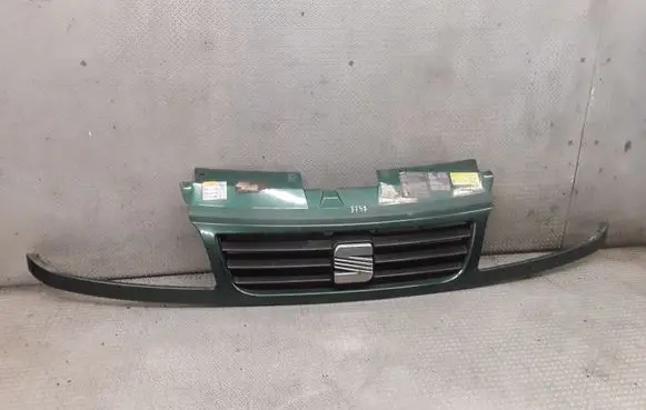 Seat Alhambra (Mk1) Front bumper upper radiator grill 7M0853651D