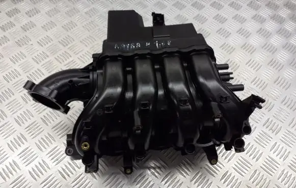 Opel Astra H Intake manifold 55559388