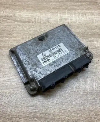 Volkswagen PASSAT B5 Engine control unit/module ECU 038906018BQ 0281001849