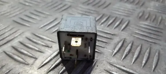 Audi A4 S4 B5 8D Other relay 899512000