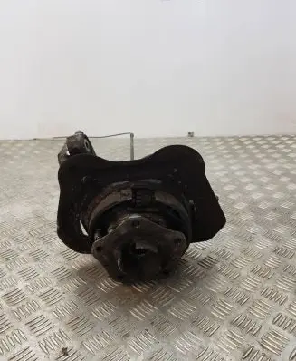 Rear wheel hub