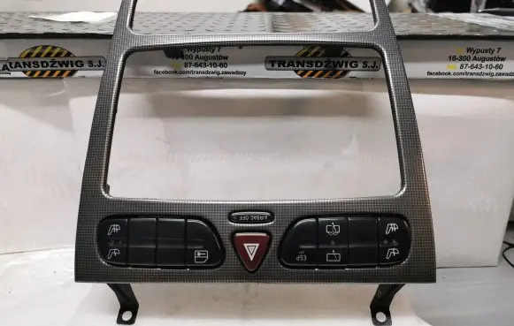 Mercedes-Benz C W203 Radio/GPS head unit trim A2036809039 190303
