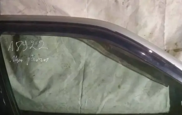 Nissan Primera Front door window glass four-door