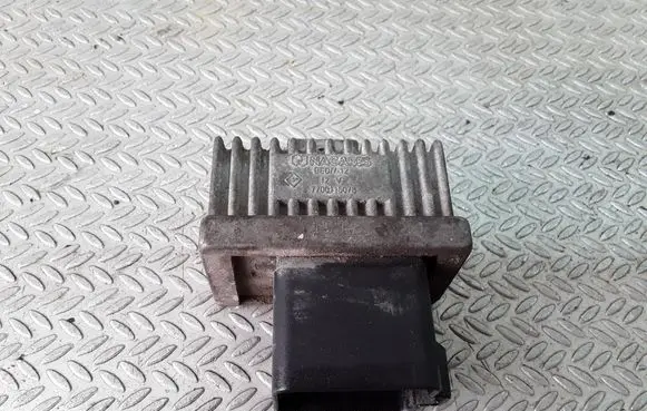 Opel Vivaro Glow plug pre-heat relay 7700115078