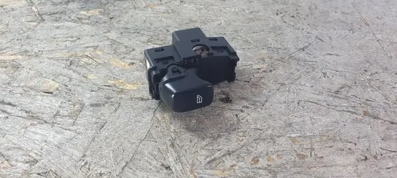 Volvo XC90 Electric window control switch 8685288