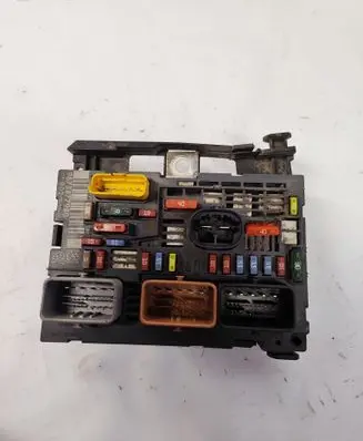 Citroen C5 Fuse module 9675877980