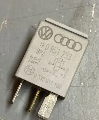 Audi A3 S3 8P Other relay 1K0951253 7108P1 0332011100