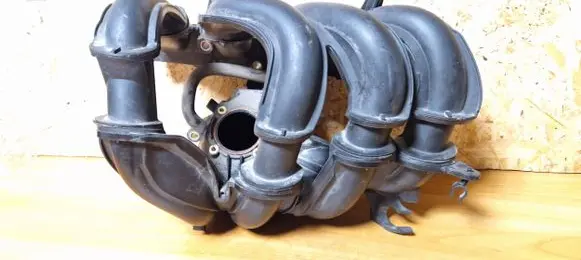 Ford Focus Intake manifold 2s6g9424d