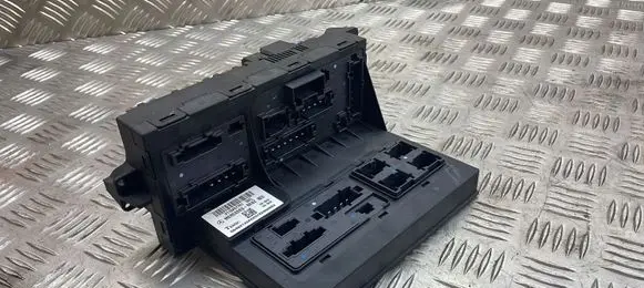 Mercedes-Benz E W211 SAM control unit 2115457701