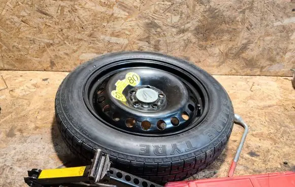 Volvo V50 R16 spare wheel 30683913