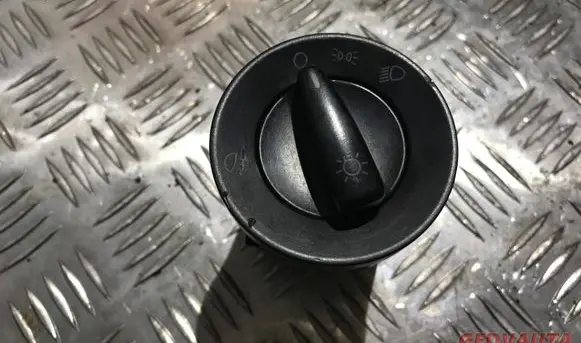 Volkswagen PASSAT B5.5 Light switch 1c0941531