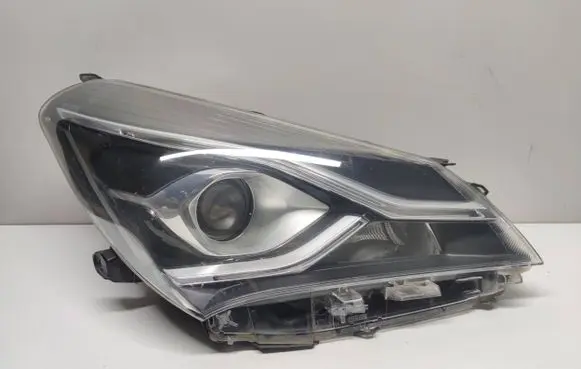 Toyota Yaris Headlight/headlamp