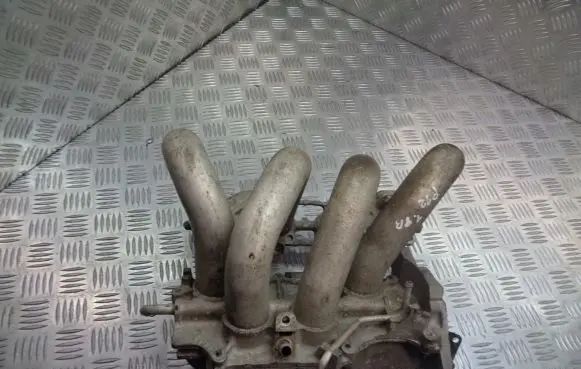 Nissan Primera Intake manifold