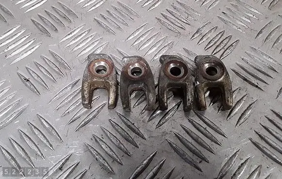 Dacia Duster Fuel Injector clamp holder 