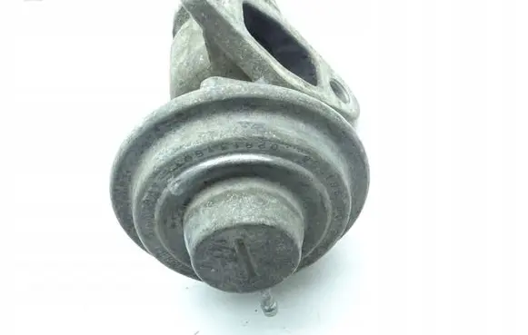 Volkswagen Polo III 6N 6N2 6NF EGR valve 028131501F