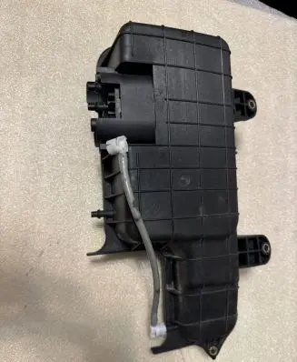Vacuum air tank