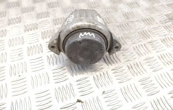 BMW 1 E81 E87 Engine mount bracket