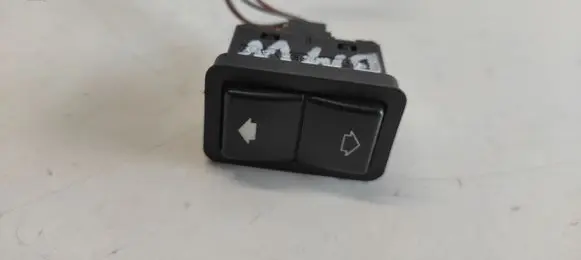 BMW 5 E39 Electric window control switch 8368974