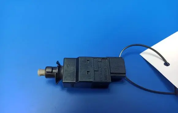 Mercedes-Benz C W203 Brake pedal sensor switch A0015452009