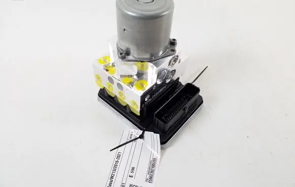 Mercedes-Benz E W213 ABS Pump A2134314501