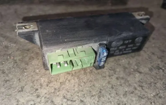 BMW 5 E34 Other relay 1378027