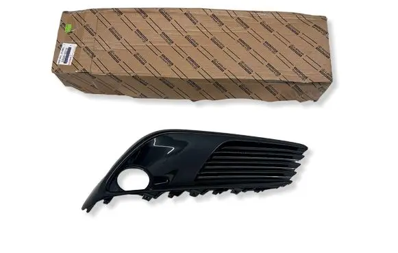 Toyota Auris E180 Front bumper lower grill 5203002210