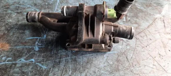 Mazda 3 I Thermostat housing 