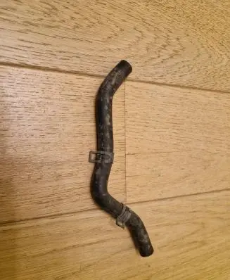 Coolant pipe/hose