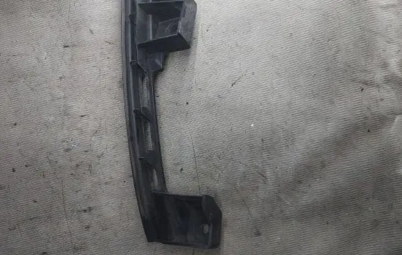 Volkswagen Touran I Front bumper mounting bracket 1t0807890b