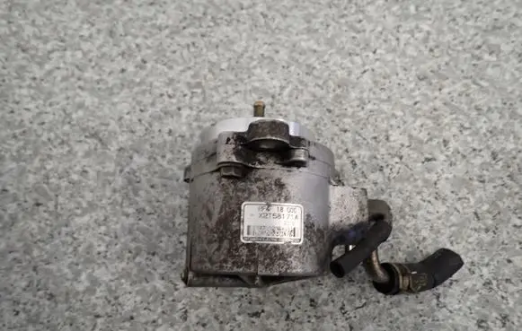 Mazda 5 Vacuum pump 