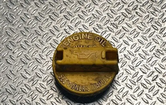 Subaru Forester SL Oil filler cap 
