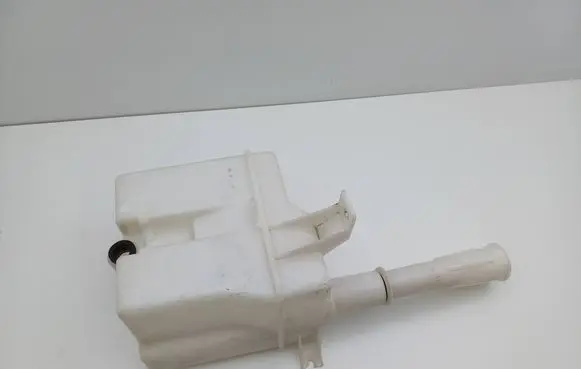 Daewoo Leganza Windshield washer fluid reservoir/tank