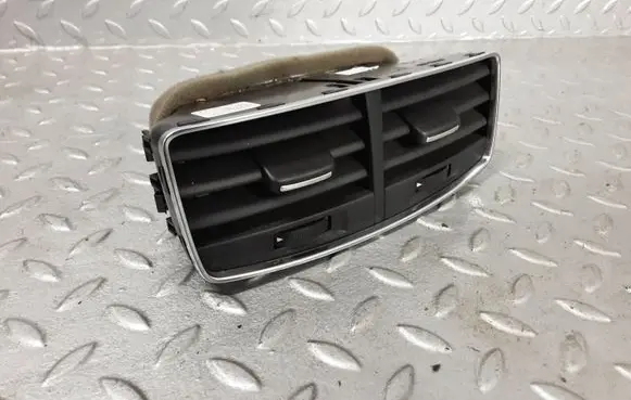 Rear air vent grill