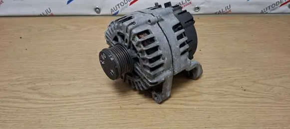 BMW 5 F10 F11 Generator/alternator 8507624
