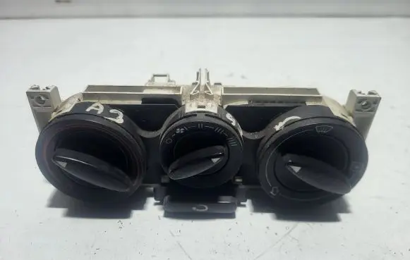 Volkswagen Golf IV Air conditioning/heating control unit 8L0819045A F654885K 901510000000