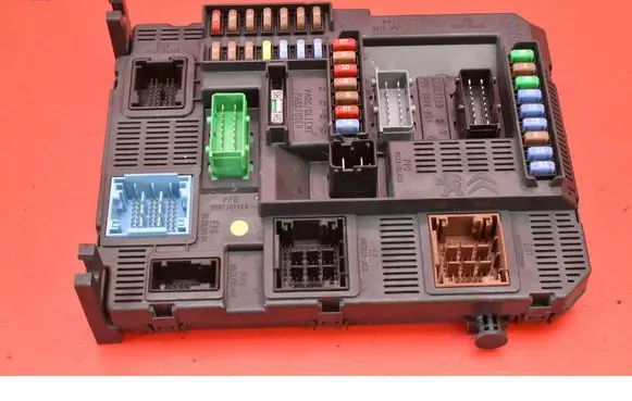 Peugeot 2008 I Fuse box set 9807532080