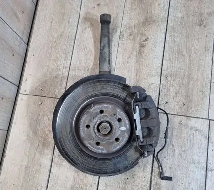 Mercedes-Benz R W251 Front wheel hub 02060644