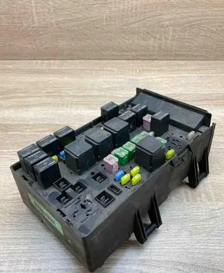 Chrysler Voyager Fuse module 05144509AB