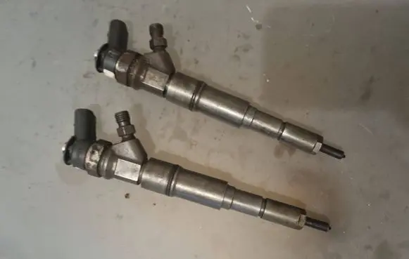 BMW 5 E60 E61 Fuel injectors set 0445110209 7794435